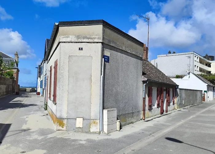 Holiday home Les Bains De *